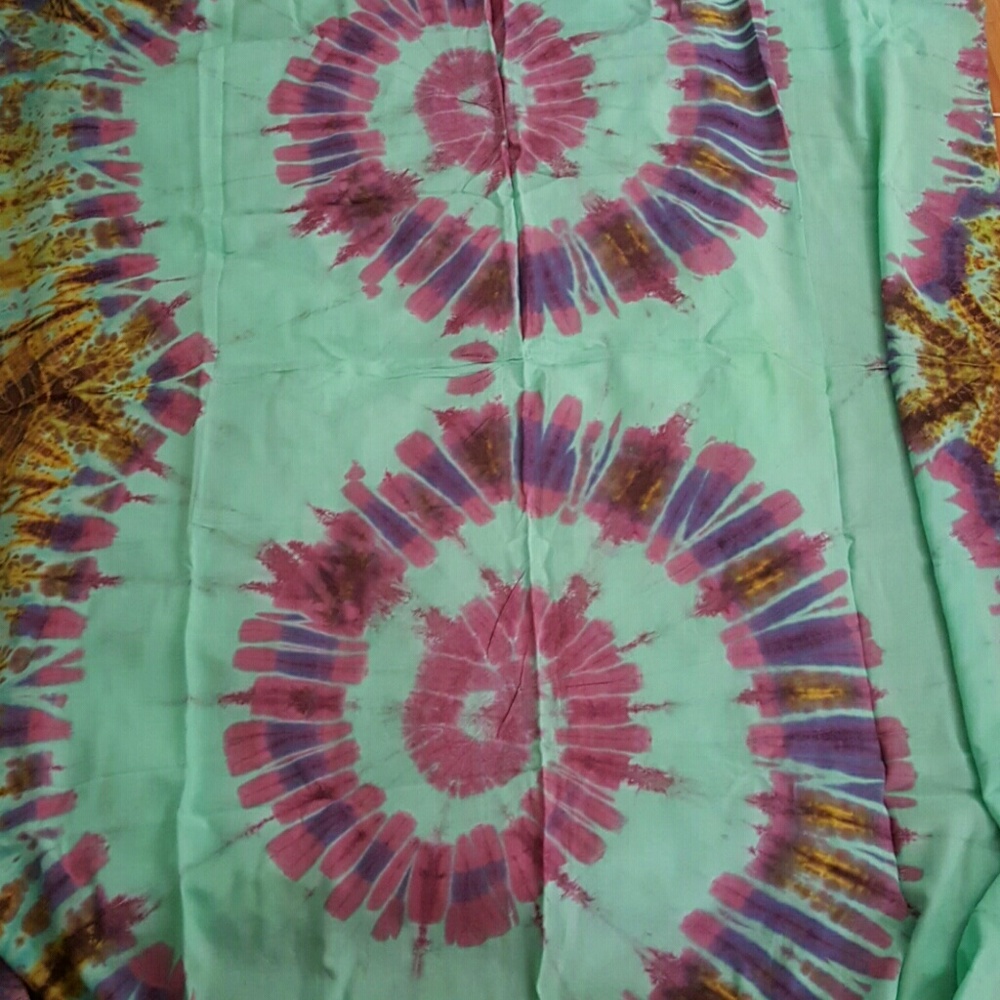 Beach cover up - Picture 3 of 8